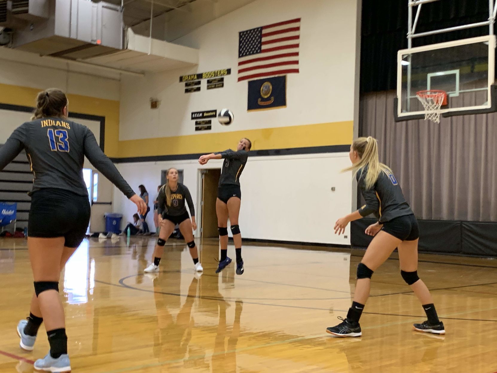Nezperce volleyball